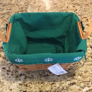 Holiday Basket W/Christmas & Year round liner NWT